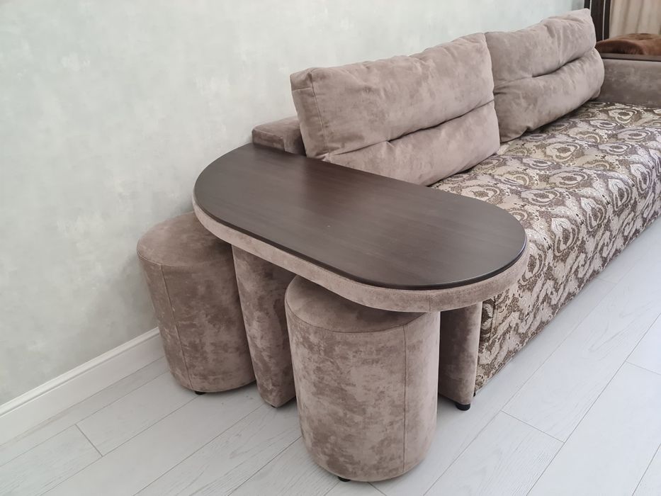 Продаётся диван .