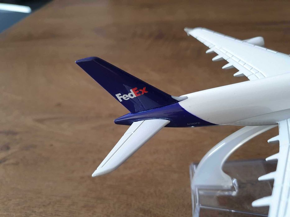 Macheta metalica de avion curierul FedEx | Perfect pt cadou