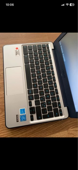 Laptop Asus ChromeOS display 12,6 led,4gb ram,ssd disk perfect funcțional baterie buna vine cu incarcator.Trimit prin curier.