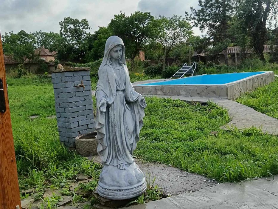 Статуя "Богородица" от вибробетон