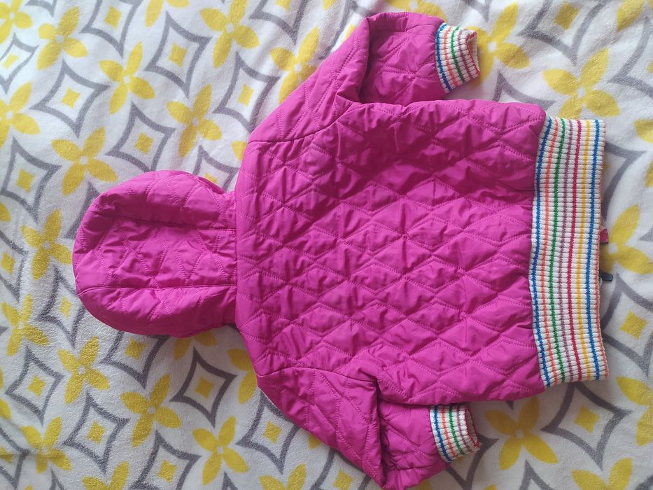 Продам ветровку на девочку