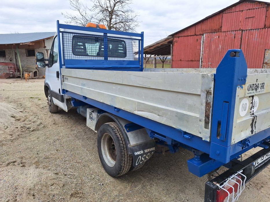 Camioneta IVECO Basculabila