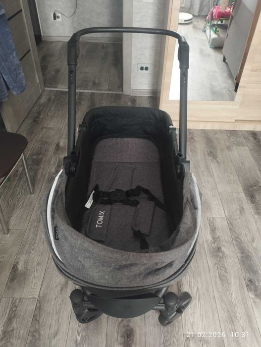 Коляска детская б/у Tomix модель sandy