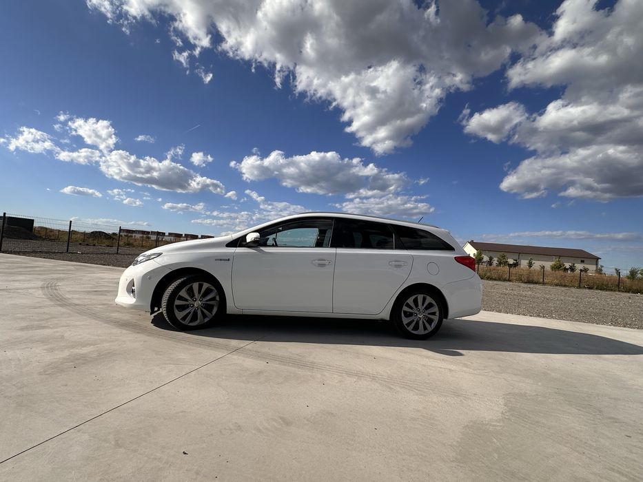Toyota Auris 1.8 Hybrid Automata