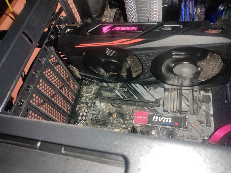 gigabite RX 570 8 Gb