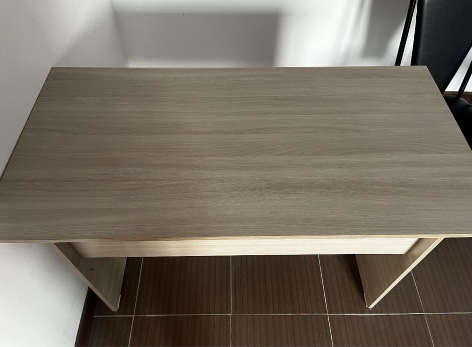 Продам стол в идеальном состоянии