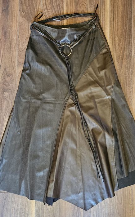 Много красива дълга кафява кожена пола с колан, номер 38, размер S-M