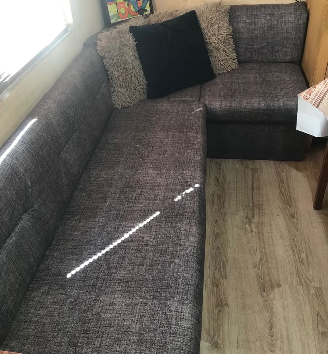 Кухненски реновиран диван