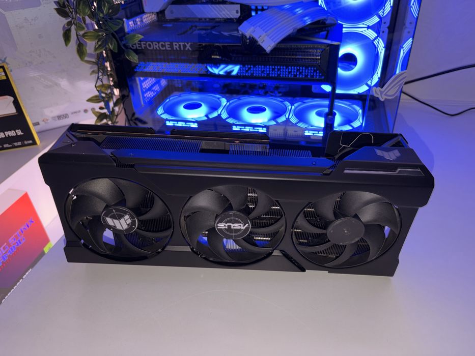 Placă video RX 7900XT Asus