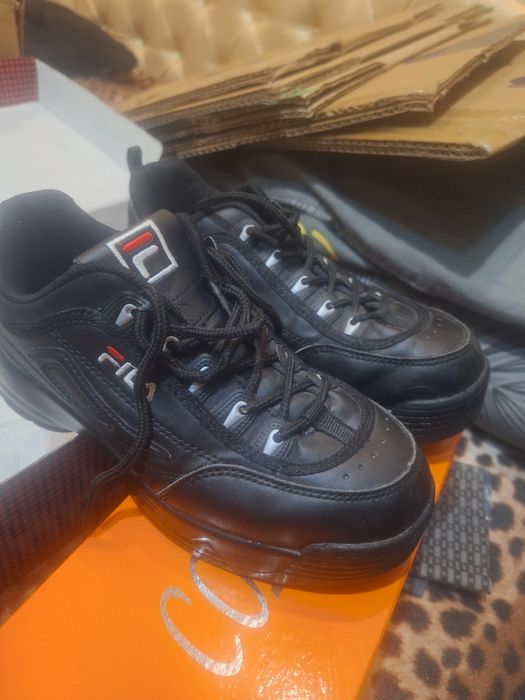 Продам кроссовки