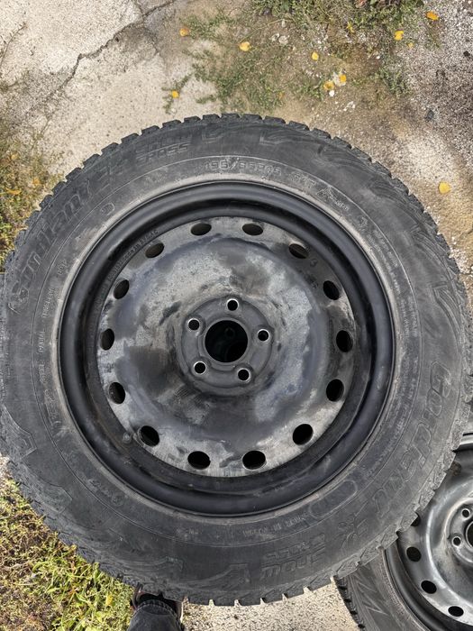 Зимные шипованные шины с дисками на 15