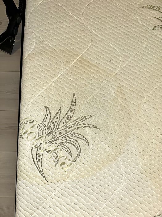 Curățare canapea saltea covor tapițerie mobilier textil