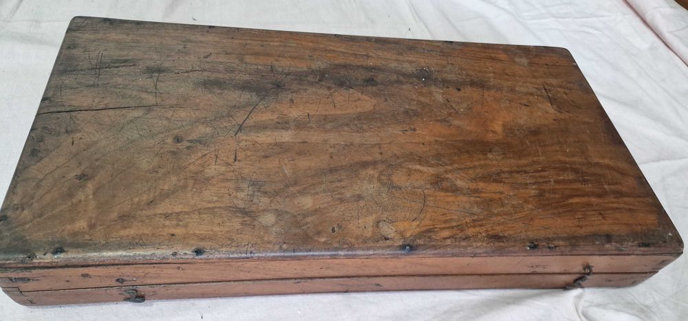 Продавам дървена табла за игра