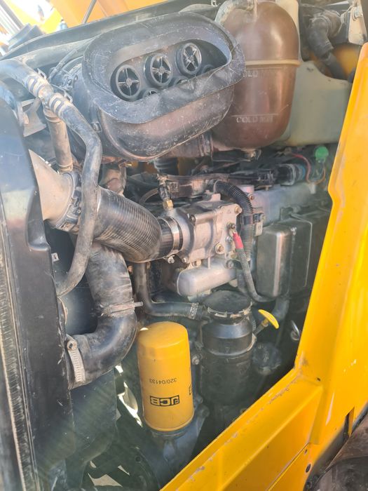 Экскаватор-погрузчик jcb 4cx