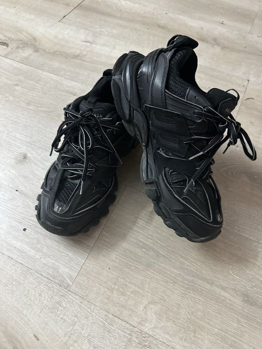 Balenciaga track