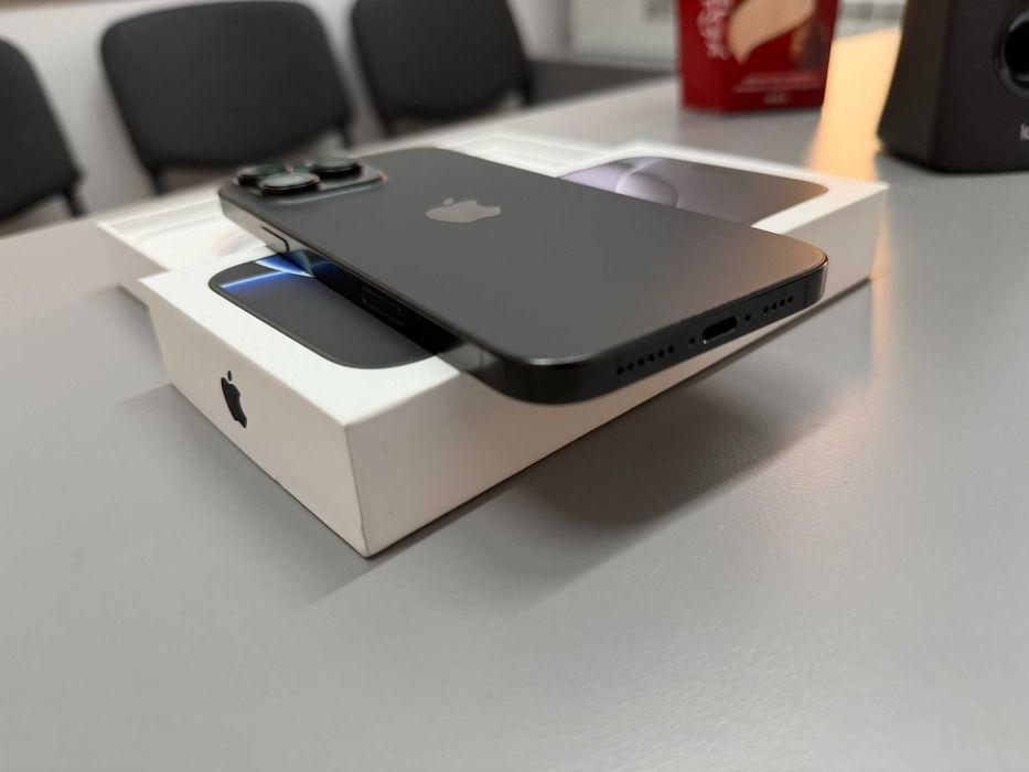 iPhone 16 Pro Max, Black Titanium, 512GB