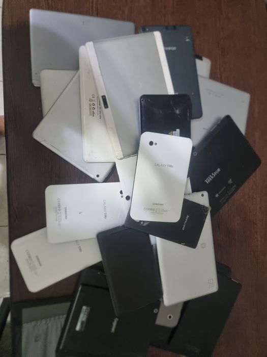 Lot 23 tablete samsung acer si multe alte marci...