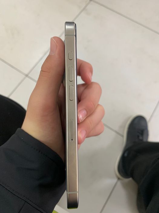 продается айфон 15 про