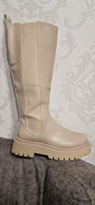 Продаются демисезонные сапоги