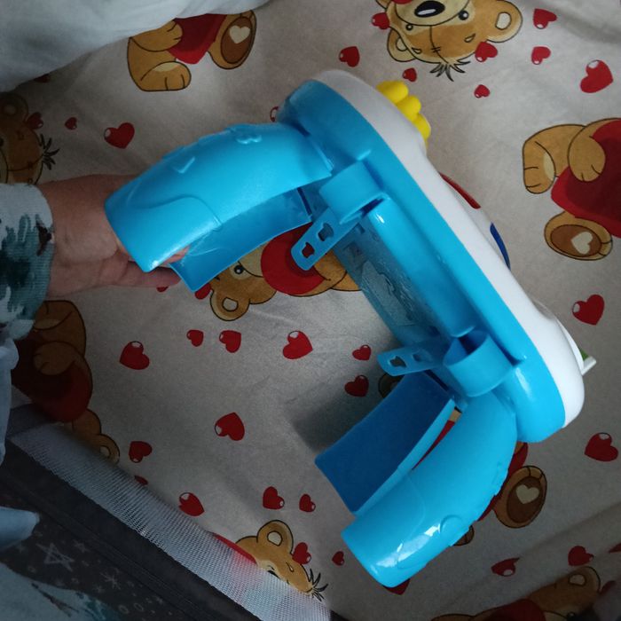 Jucărie muzicală interactivă