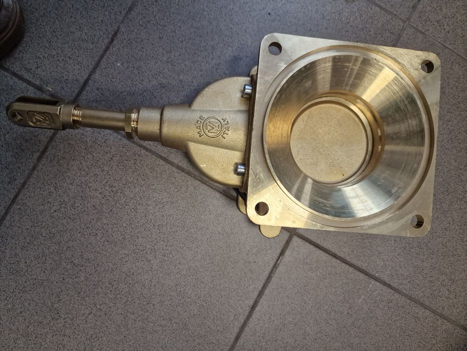 Robinet vidanja 4 toli cu flanșe import Italia original preț 1150 lei