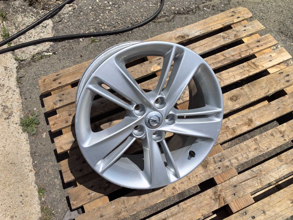 17 цола 5 х 115 мм Опел Инсигния / Астра + Шевролет - 7,5 Инча / ЕТ 45