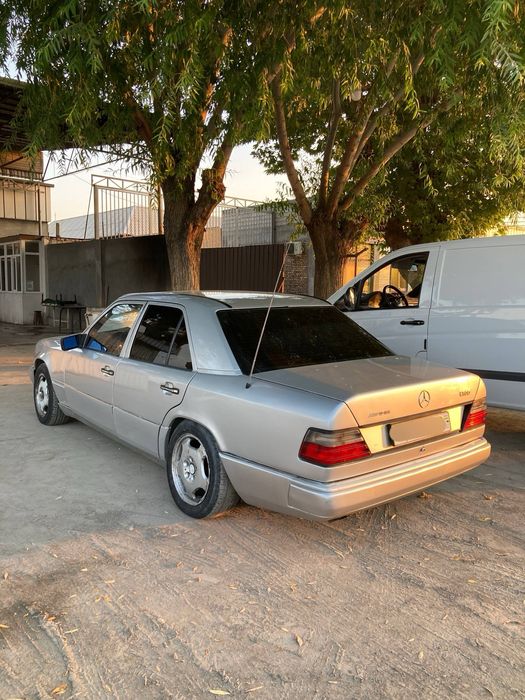 Мерседес W124 сотилади