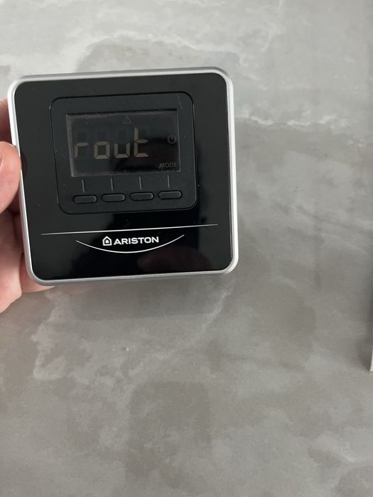 Termostat inteligent fără fir (wireless) Ariston