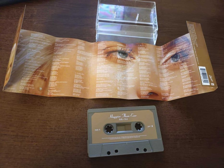 Албум аудио касетка на Billie Eilish Happier Than Ever