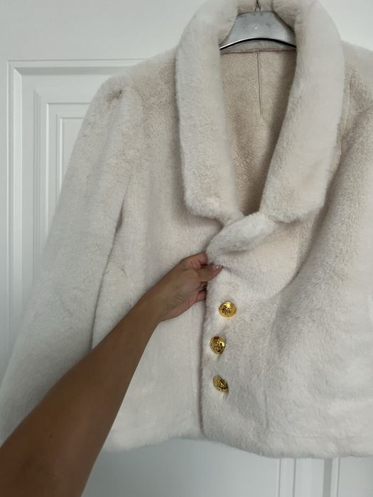 Модная красивая эко шубка