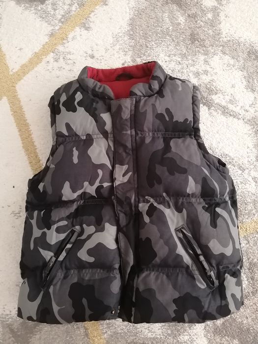 Продам детские вещи куртки, жилетка, кофты