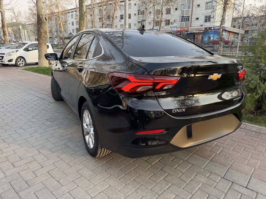 Продаёться оникс премиер плюс 2025 идеальном состояние установлен газ