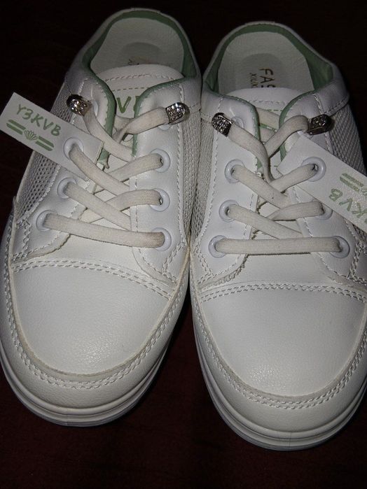 Из США, женские белые кеды.