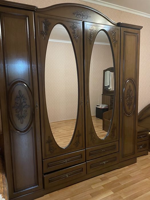 Спальный гарнитур б/у