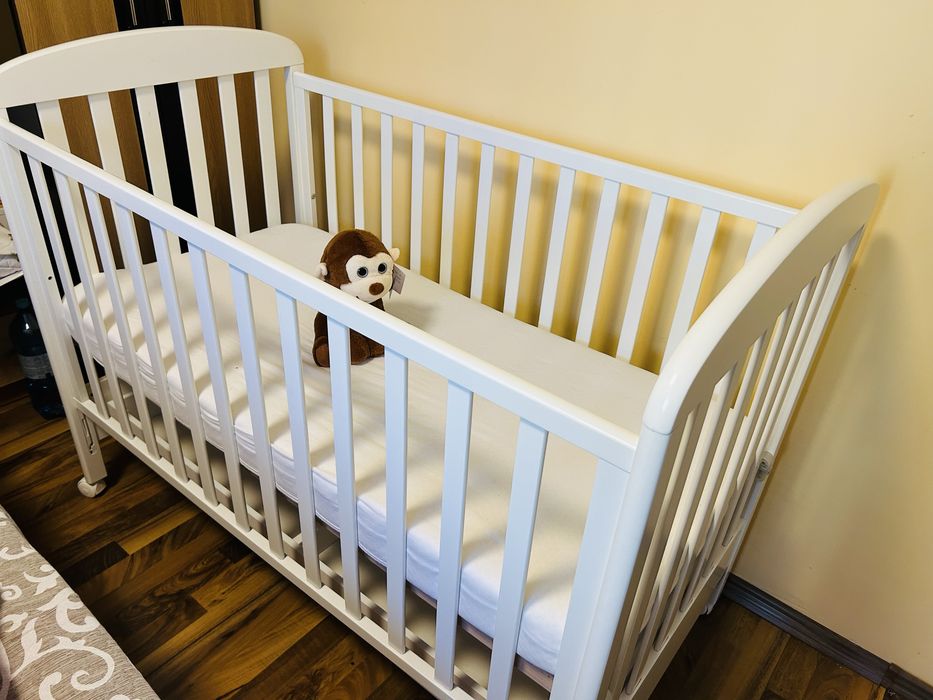 Vand patut bebelusi Erbesi cu roti, 2 nivele si laterala culisanta