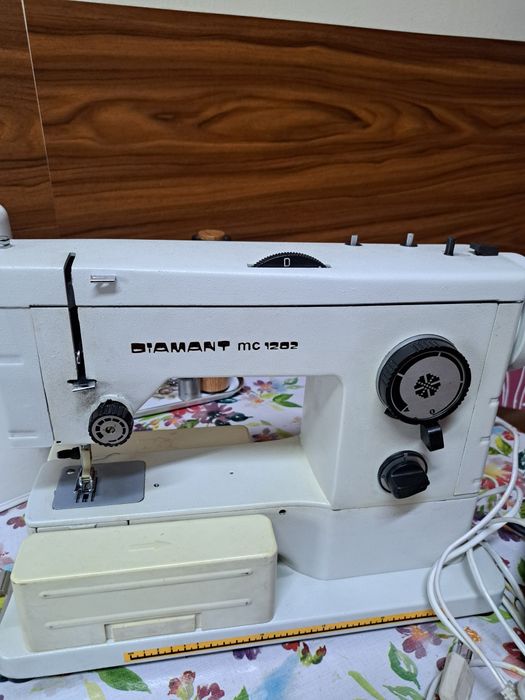 Mașină de cusut electrică Diamant