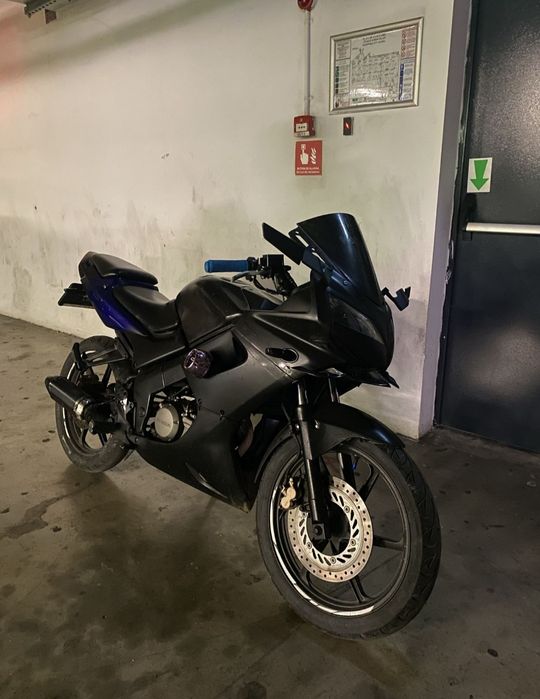 Vând Honda cbr 125r