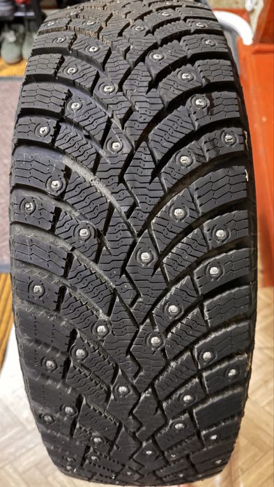 Продам зимние шипованые шины