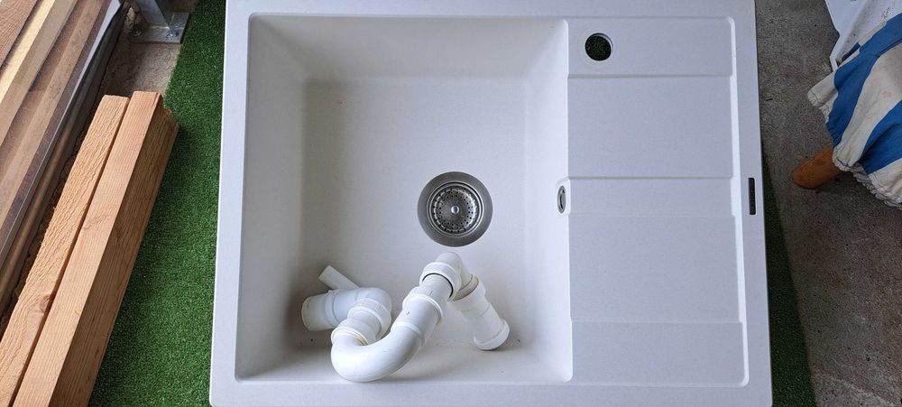 Продавам мивка 65/50