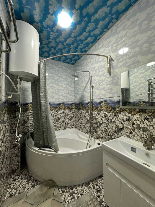 Квартира Қорасув мавзесида ижарага берилади: