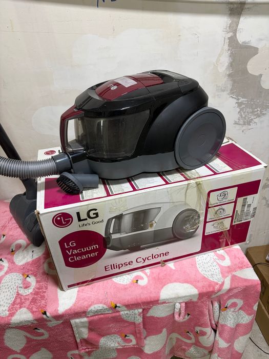 Продам мощный пылесос на 2000w LG