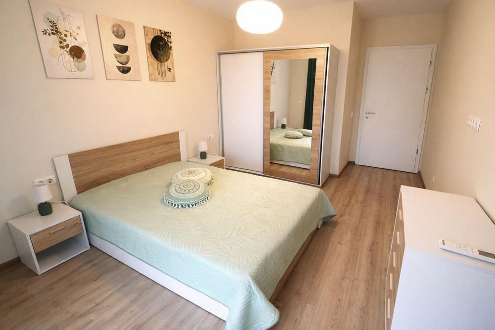 Двустаен апартамент в ж.к. Кръстова Вада