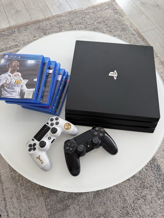 Sony PlayStation 4 Pro 1TB + 2 controllere originale + 7 jocuri