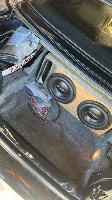 Vând două subwoofer gladen si amplificator