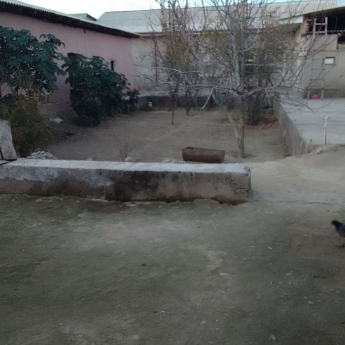 Ховли Срочно сотилади