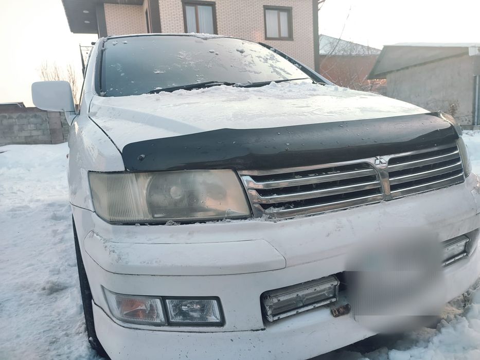 Митсубиси шариод грандис