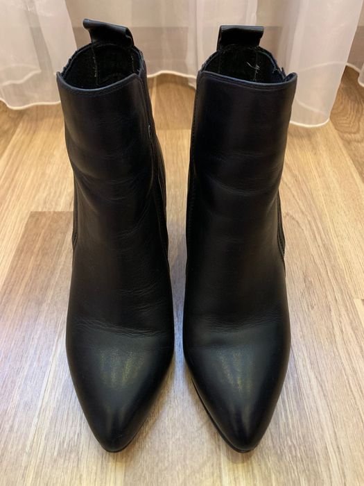 Продам осенние сапоги кожаные