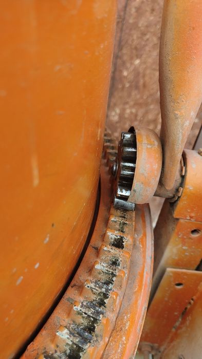 De vînzare betoniera 180 l