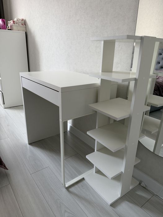 Стол письменный IKEA + стеллаж белый