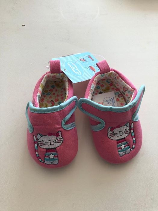 Продам детскую обувь